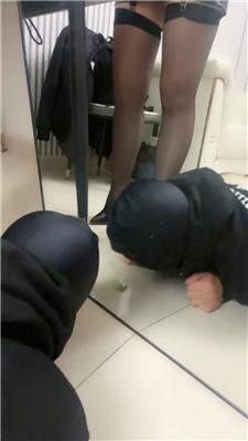 【乔伊】素人S-黑丝美腿镜前羞辱【双视角版】 JS250315-27