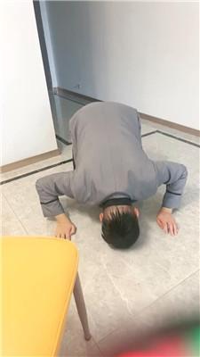 【薇薇情侣主】下跪伺候白袜女主人 JS250108-23