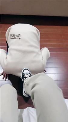 【沐沐大大】跪舔女神的脏运动鞋 bf50123