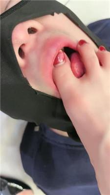 【晚晚】高跟踩踏/直接圣水/臭脚狂舔插嘴