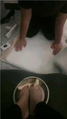 【桃之妖妖】白船袜玉足脚下喂食 JS250328-21