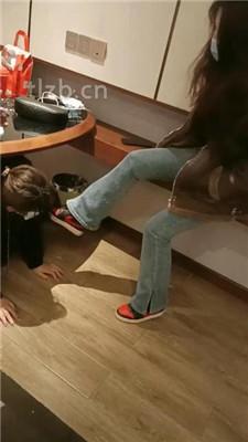 【爱可呀】双S-开发超模学姐S-转胯/吃白袜/舔脏鞋/脚底喂食