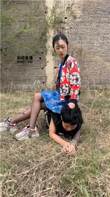 【煎饼狗子】户外踢踹虐打跟踪狂 bf52835