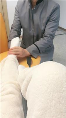 【薇薇情侣主】下跪伺候白袜女主人 JS250108-23