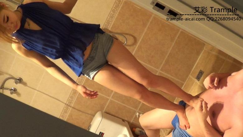 黑冰厕所虐奴到尿失禁