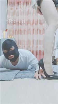 【云儿】重度鞭打/高跟踩踏提档/脚插嘴