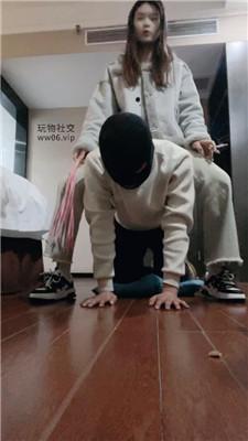 【沐沐大大】跪舔女神的脏运动鞋 bf50123