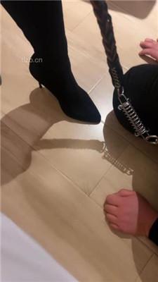 【喵主】长靴高跟踩狗爪/狗链遛狗/舔脏鞋棉袜