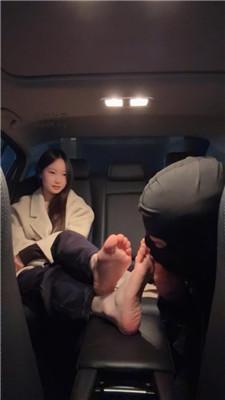 【素人挖掘机】车内调-闻舔臭鞋/玉足狂舔 bf50435