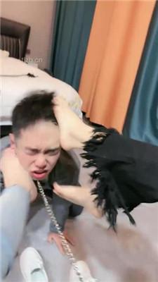 【鱼糯糯】双S-吊绑贱奴疯狂虐打/揪耳骑脖/转胯/耳光裸足插嘴