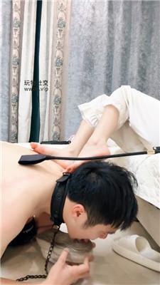 【楚楚】强制家奴闻臭鞋-裸足插嘴 bf51517