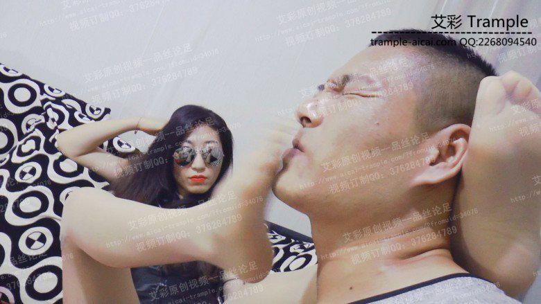 辛迪女王初调脚奴 辛迪女王初调脚奴