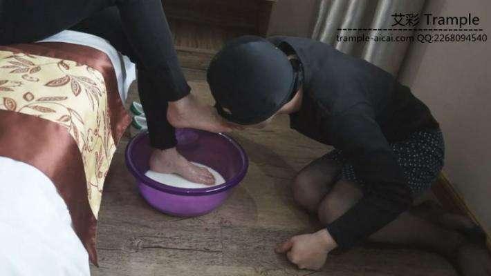 喝美女原味洗脚水