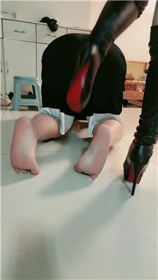 【安心】恶毒继母镜前玩儿子 JS250104-26