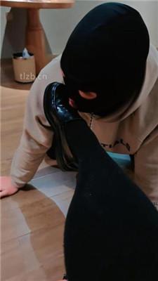 【舒苒】跪舔皮鞋及膝袜-黑丝诱惑