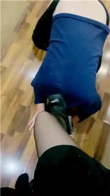 【甜沁】跪舔长靴原味白袜/吃口水