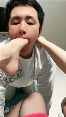 【啡啡】双S-沉浸式舔脚窒息 JS250307-8