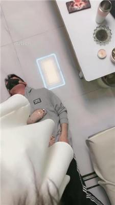 【月影儿】开发暗恋者做狗-高跟踩踏/脚插嘴