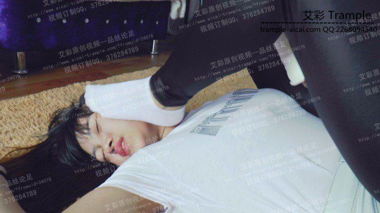 女女-强制骑坐闻脚