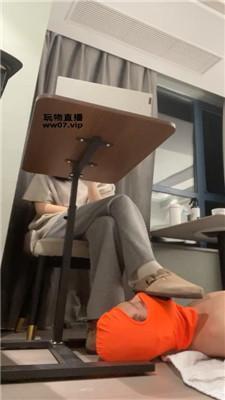 【玥野兔】桌底视角-无意识玩虐 JS250508-13