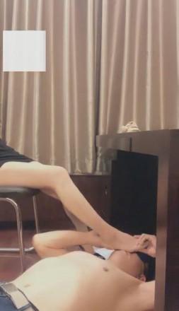 【VIVI】清洁工成为脚垫坐垫