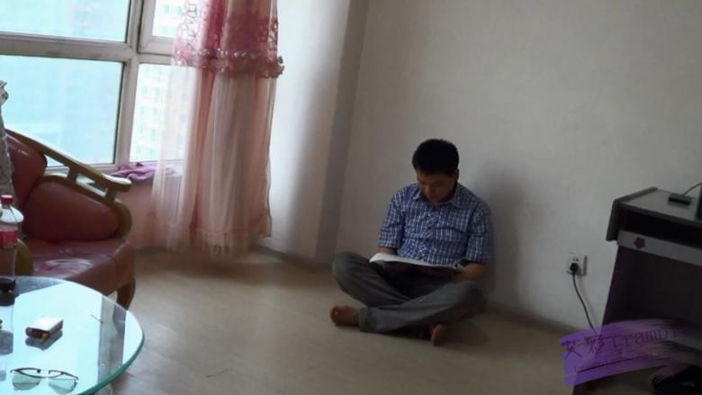 黑冰S 黑丝高跟踩碎卷子欺负书呆子