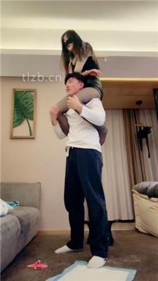 【不期而遇】全体重踩踏/跪舔短靴黑丝/骑脖