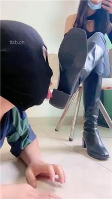 【路子】高跟长靴狗嘴清理/坐脸窒息/白袜裸足洗脚