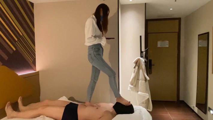 【黑丝诱惑】沐沐女主暴力调教上海狗 YC-230408-9