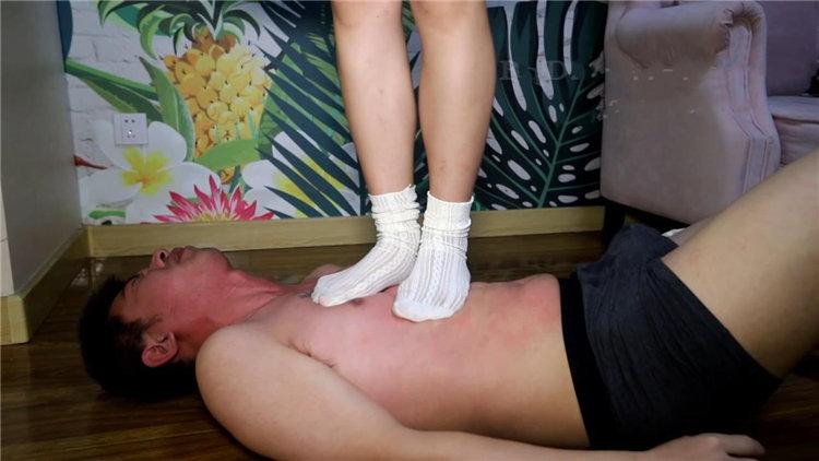 【冰时代】喵女神洛丽塔 强制踩踏恋足 暴力KO