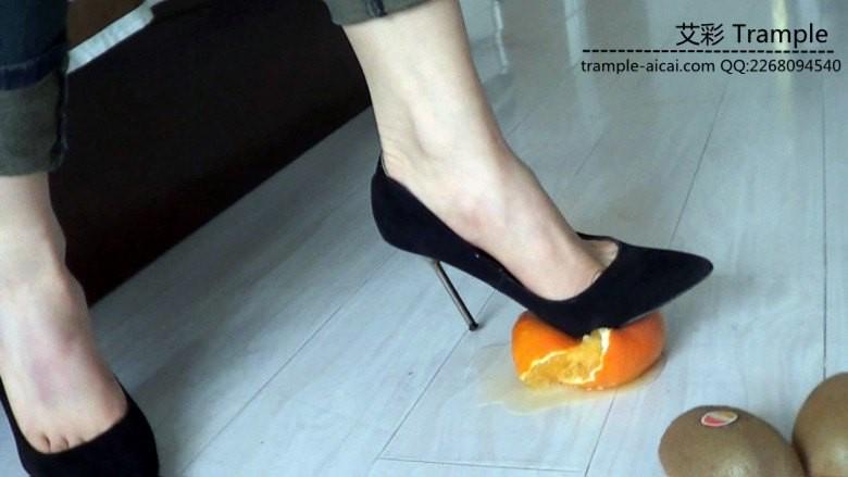 黑冰踩水果榨水果酱