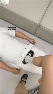 【醒醒】蕾丝白袜皮鞋羞辱贱奴 bf52818