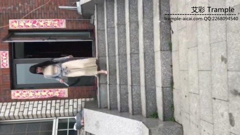 冷天使女王私人别墅调教下贱肥猪