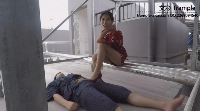 希雨红裳户外玩弄