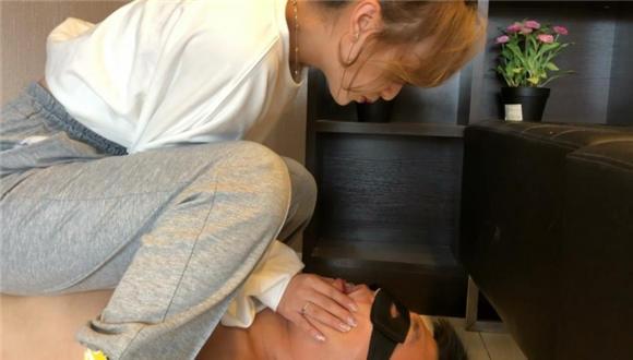 1小时超长调教—-皮靴白袜虐杀