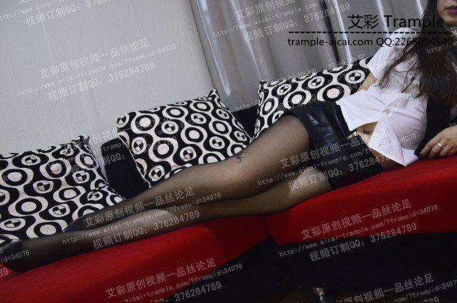 辛迪女王初调脚奴 辛迪女王初调脚奴