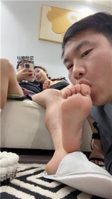 【jenn】情侣主-沉浸式舔臭脚丫【双视角版】JS250118-34