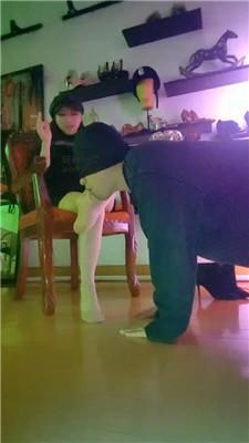 【魔鬼天使】肉丝脚狂舔/坐脸腿绞窒息 bf49682