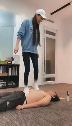 【VIVI】调教装修工人