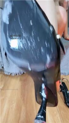 【等等】裸足口水    250305-7