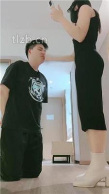 【妮蔻】短靴女神碾压踩/胯下辱/清理脏鞋/深喉/黑船袜捂脸