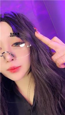 【维因】女上司盯手丝香水    250408-21