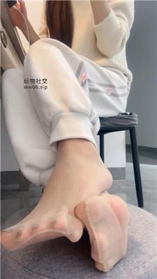 【漫漫大人】白袜短肉丝裸足    250218-27