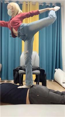 【拉面】金发小妹白袜脚蹂躏踩 JS250319-18