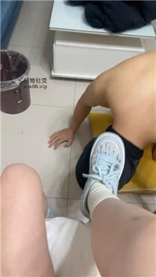 【白兔】休闲鞋白袜踩踏/虐乳鞭打转胯 bf50621