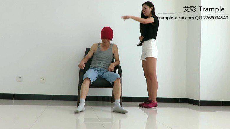 天依老师出演剧情凌虐高傲的老板！