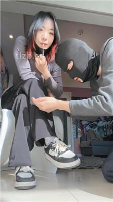 【朱砂痣】骑马/喝圣水/全体重踩踏/强制闻鞋/白袜脚插嘴/恋足舔