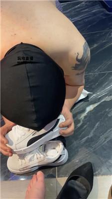 【小凤梨】纹身小妹的脚奴才 JS250311-26