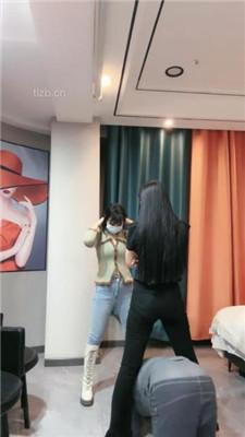 【鱼糯糯】双S-吊绑贱奴疯狂虐打/揪耳骑脖/转胯/耳光裸足插嘴