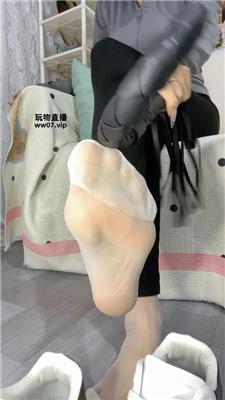 【冉冉】酸臭丝袜瑜伽服脏鞋底    250414-7